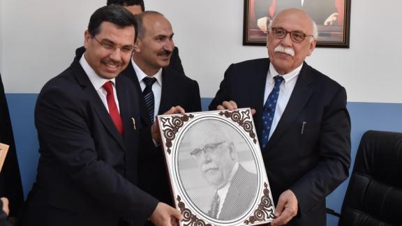 Bakan Avcı, Bozüyük’te yapımı tamamlanan liseyi gezdi