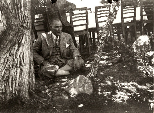 Cumhurbaşkanı Atatürk, Kızılcahamam'da dinlenirken (1935)