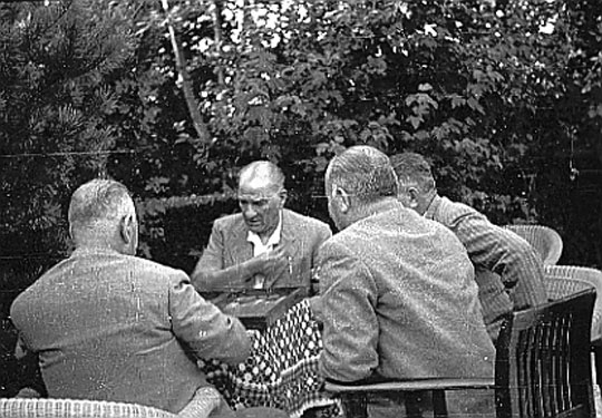 Cumhurbaşkanı Atatürk, Yalova'da tavla oynarken(Temmuz 1935)