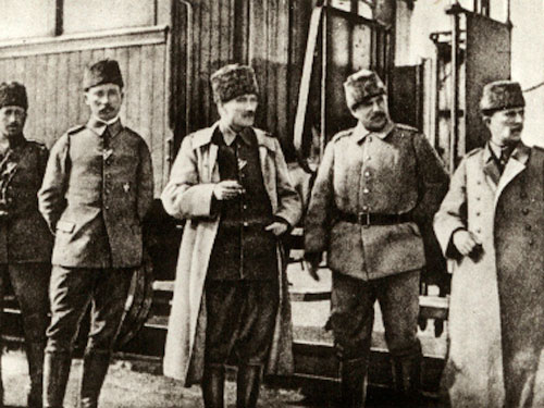 Mustafa Kemal, Çanakkale Savaşı günlerinde(1915)