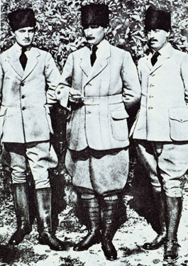 Dokuzuncu Ordu Müfettiþi Mustafa Kemal Paþa, Amasya'da (Haziran 1919)