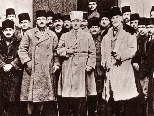Mustafa Kemal, Kayseri'de Heyet-i Temsiliye üyeleri ile birlikte (20 Aralık 1919)