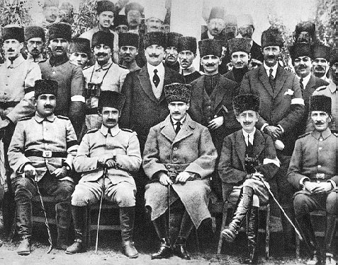 Mustafa Kemal, Kuva-yi Milliye'den düzenli orduya geçiş günlerinde (1920)