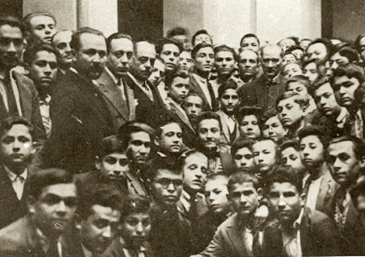 Cumhurbaşkanı Gazi Mustafa Kemal, Edirne Erkek Öğretmen Okulu öğretmen ve öğrencileriyle (24 Aralık 1930)