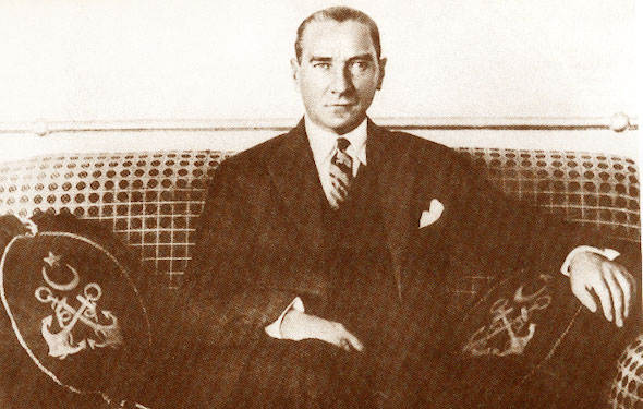 Cumhurbaşkanı Gazi Mustafa Kemal, Gülcemal Vapuru'nda Mudanya açıklarında (5 Haziran 1926)