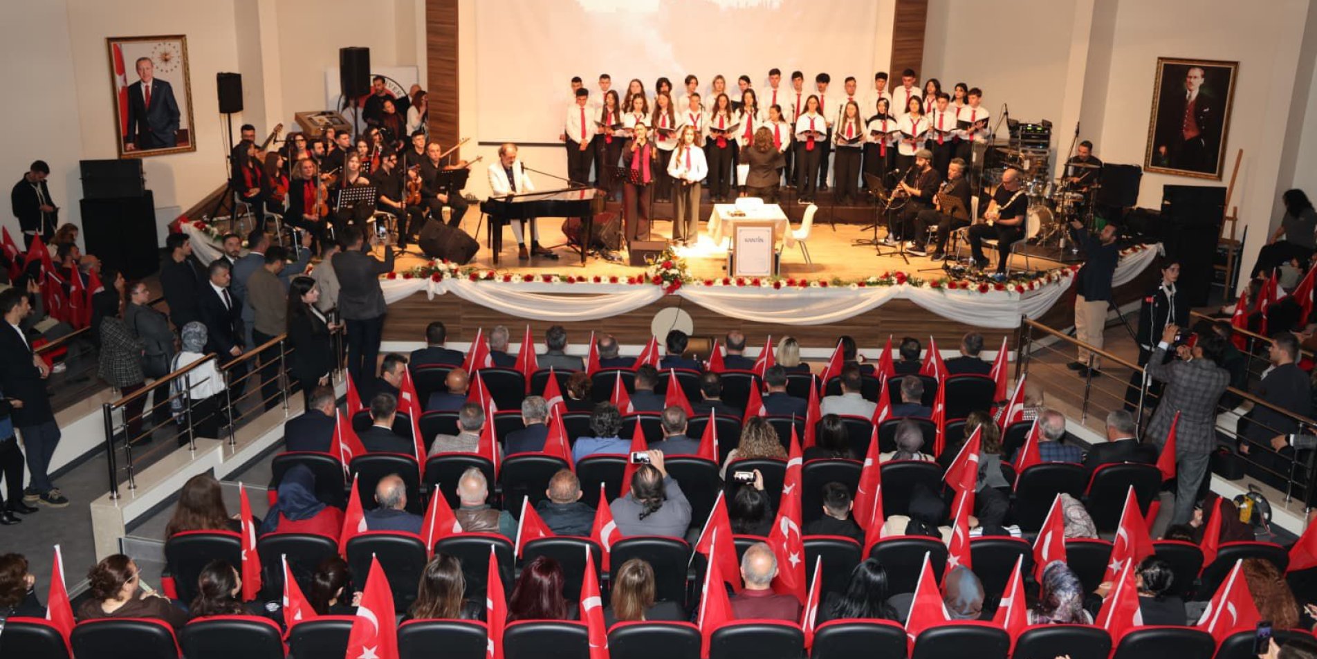 Kim Var? Sanat Etkinliği Kastamonu'da Yoğun Katılımla Gerçekleştirildi